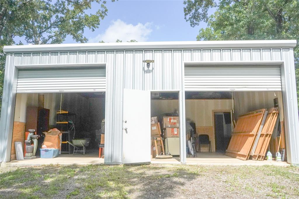 136 Kings Row Malakoff, TX 75148 - Photo 5 of 22 a view of a entrance door of the house