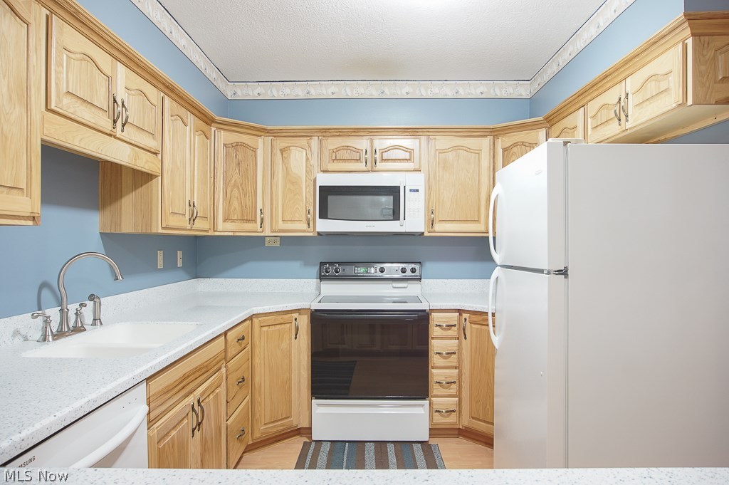 37360 Capel Road Grafton, OH 44044 - Photo 4 of 34 Gallery Image 4