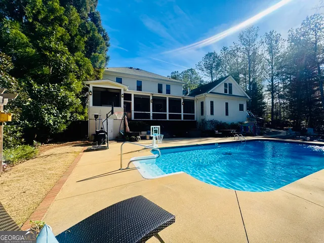$1,250,000 | 207 Lakeshore Drive, LaGrange, GA 30240