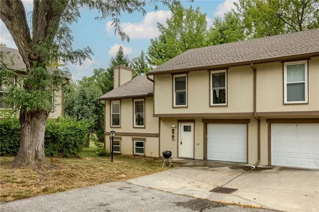 $130,000 | 5761 North Anita Avenue, Kansas City, MO 64151