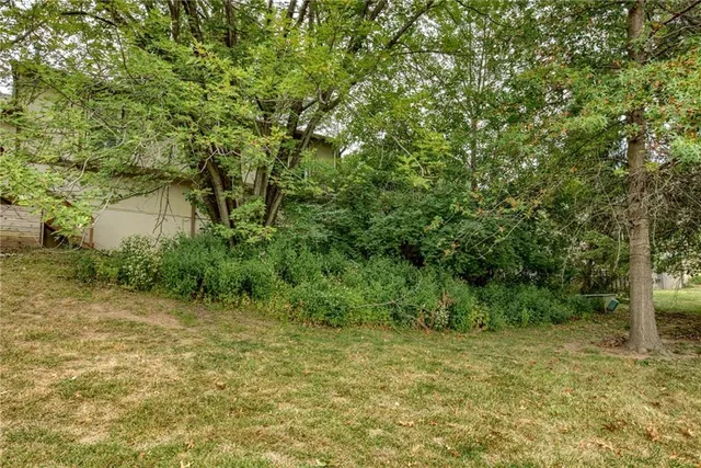 $130,000 | 5761 North Anita Avenue, Kansas City, MO 64151