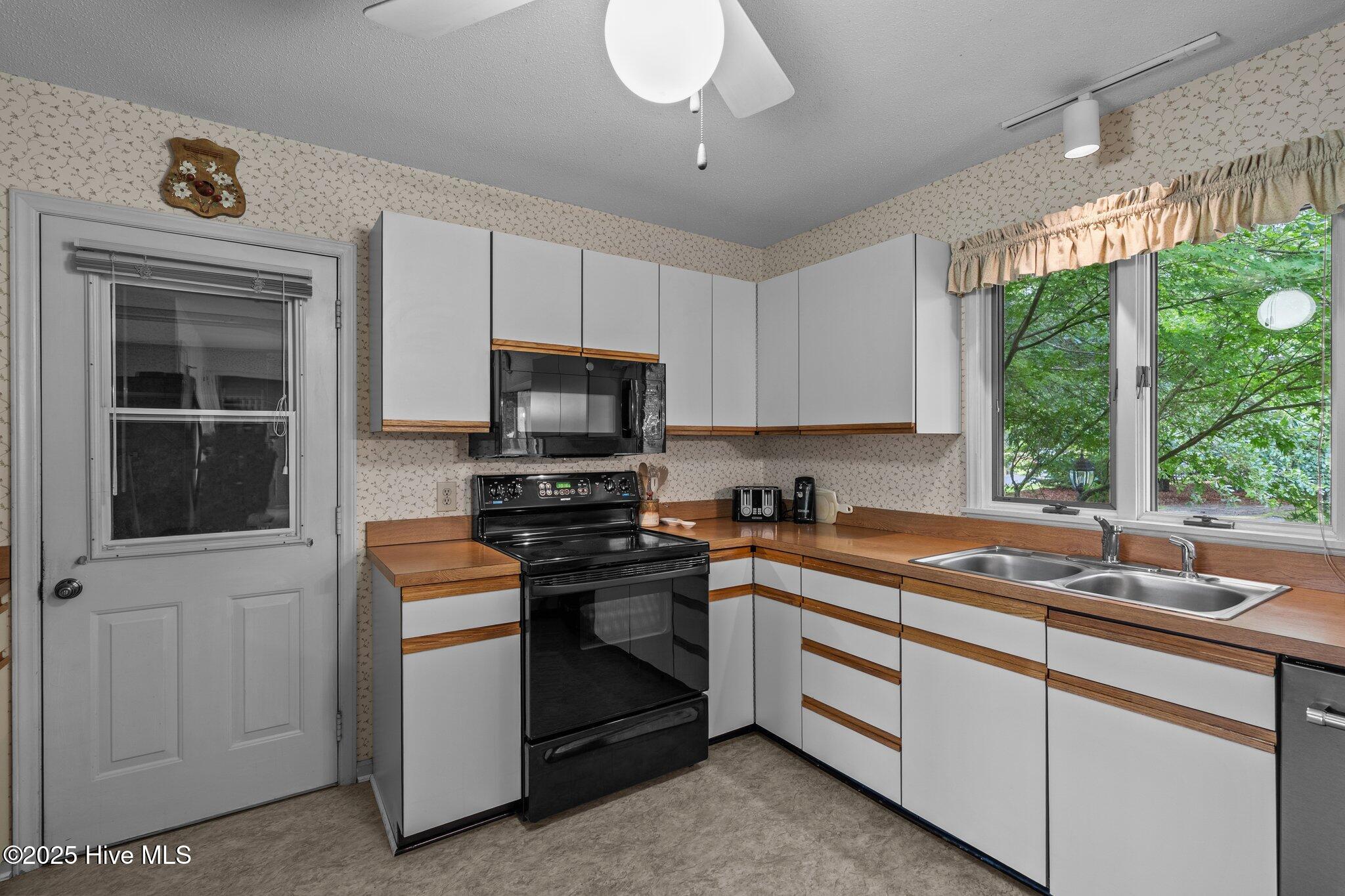 106 Millstone Road West End, NC 27376 - Photo 21 of 50 39-web-or-mls-DSC09963