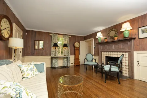 $1,300,000 | 520 East Franklin Street, Chapel Hill, NC 27514