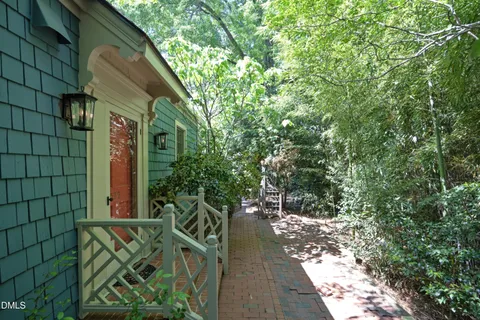 $1,300,000 | 520 East Franklin Street, Chapel Hill, NC 27514