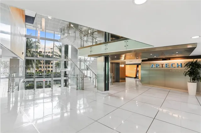 $3,900 | 2950 Northeast 188th Street, Unit 404, Aventura, FL 33180