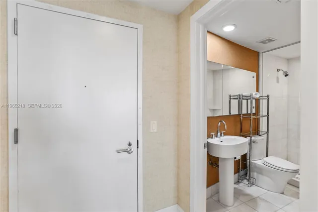 $3,900 | 2950 Northeast 188th Street, Unit 404, Aventura, FL 33180