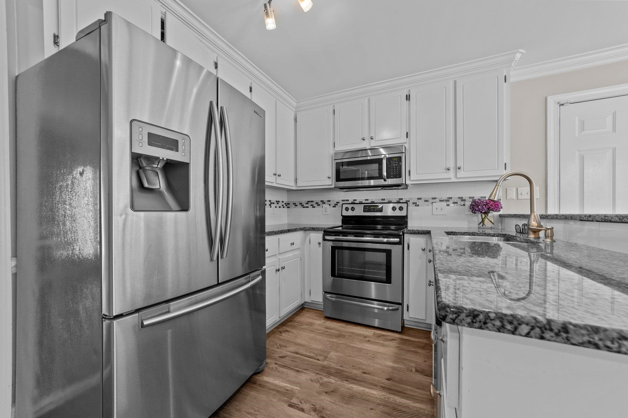 2012 Laurel Valley Way Raleigh, NC 27604 - Photo 6 of 25 Kitchen