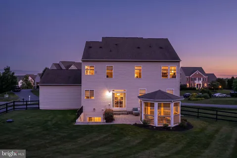 $1,050,000 | 15631 Avebury Manor Place, Leesburg, VA 20176