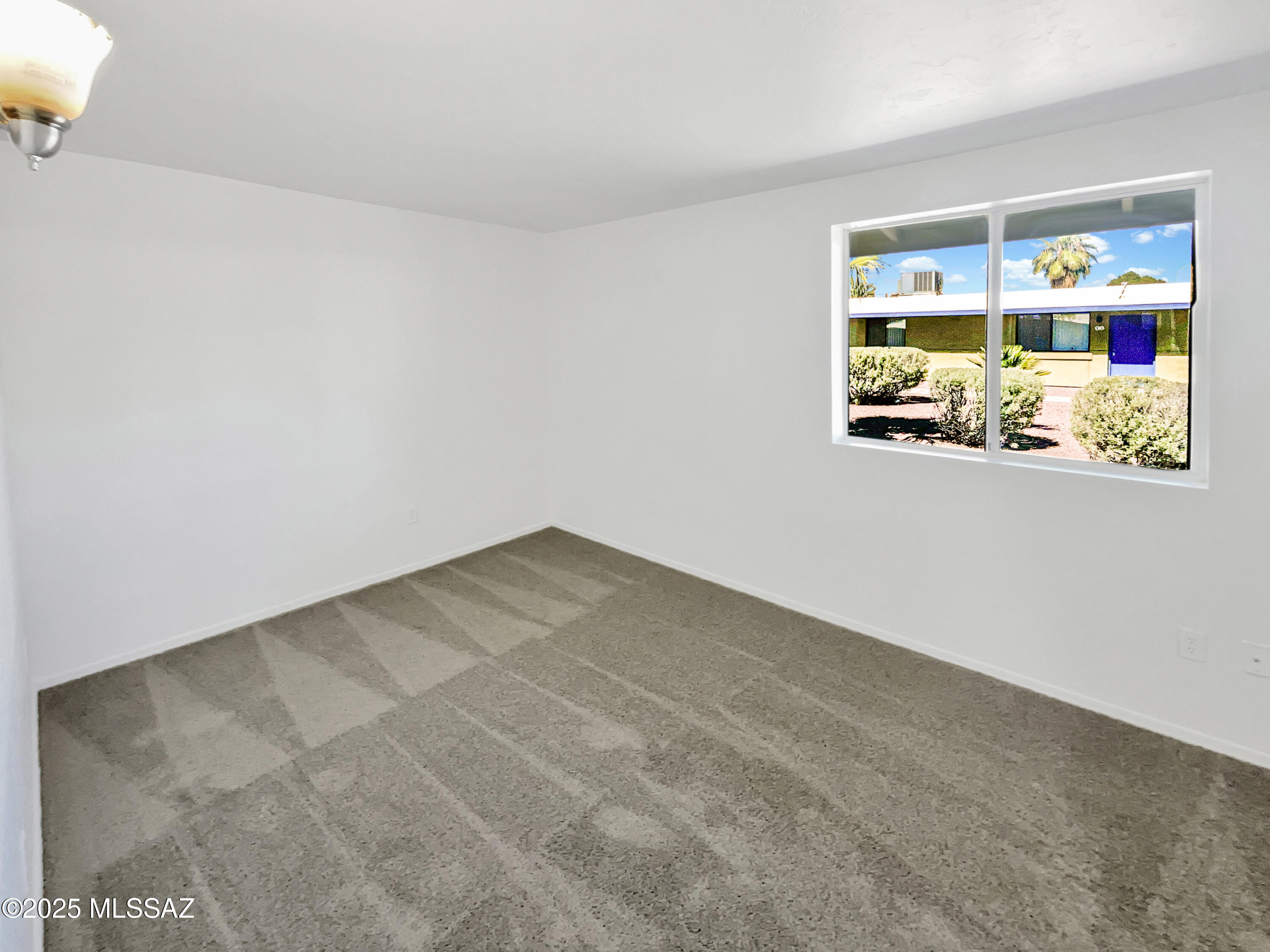 350 North Silverbell Road, Unit 8 Tucson, AZ 85745 - Photo 5 of 19