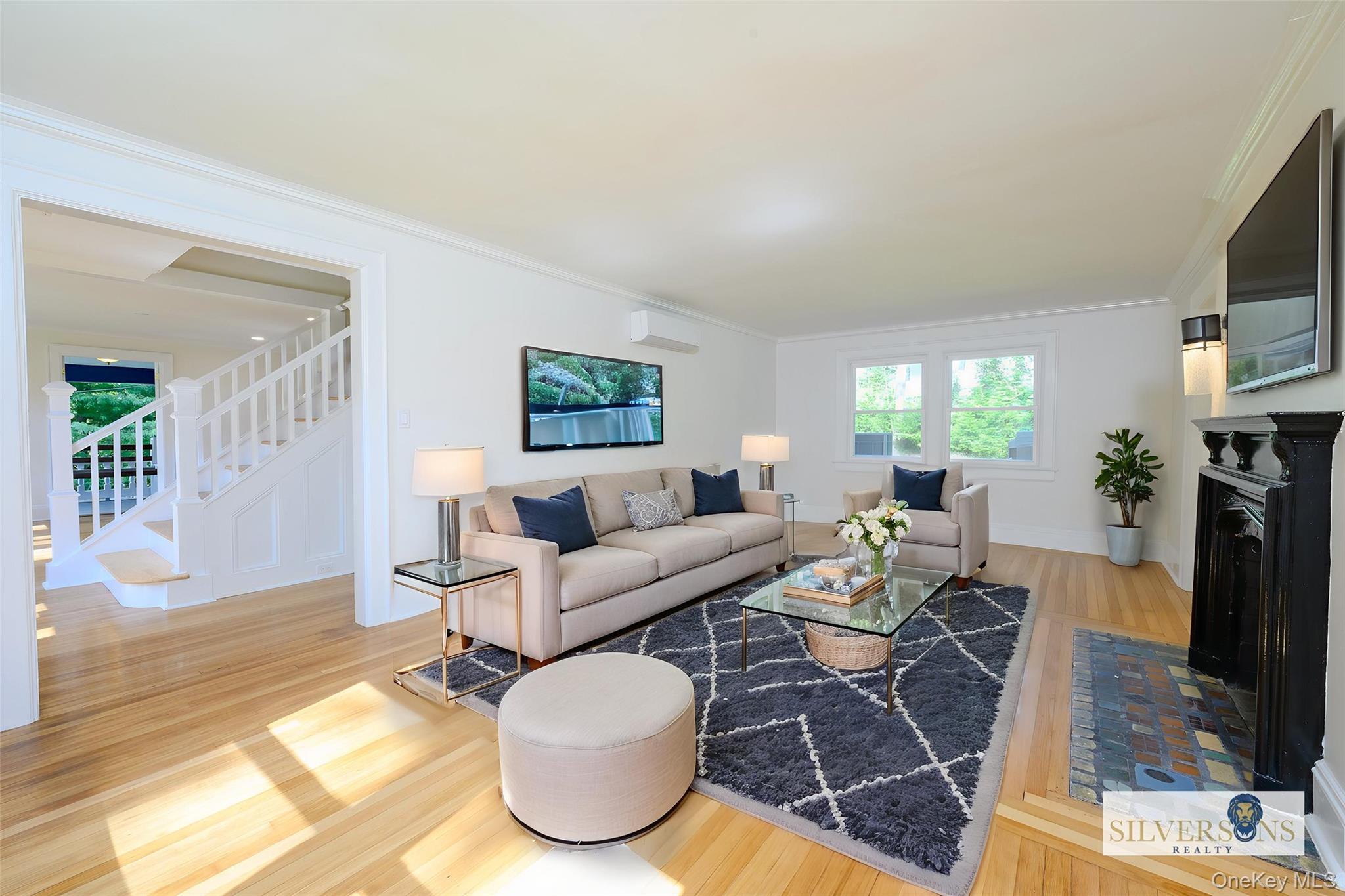 15 Ranger Place New Rochelle, NY 10804 - Photo 3 of 44 Virtually staged