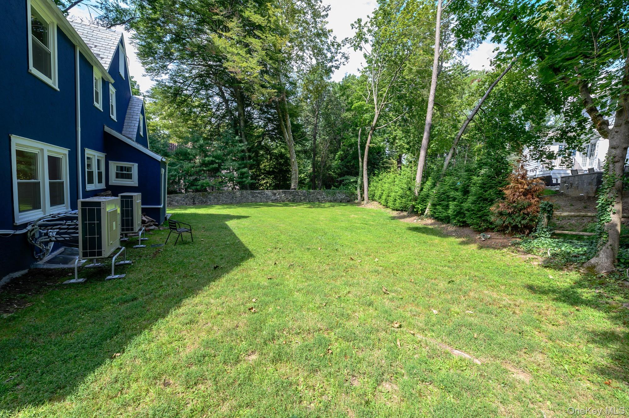 15 Ranger Place New Rochelle, NY 10804 - Photo 38 of 44