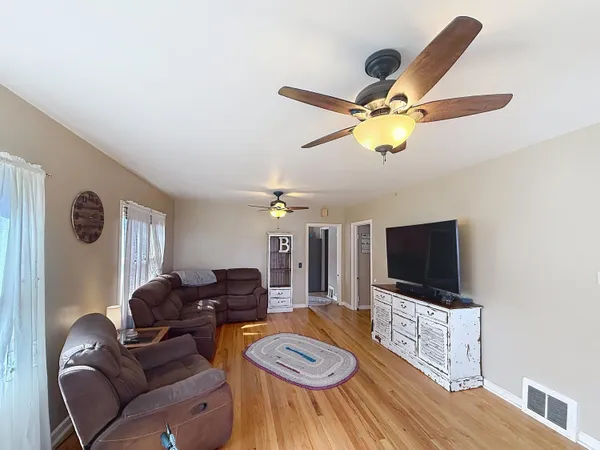 $349,000 | 858 North Burritt Avenue, Buffalo, WY 82834