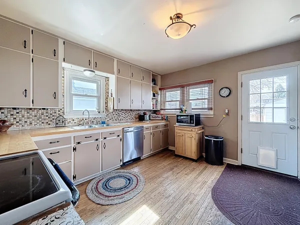 $349,000 | 858 North Burritt Avenue, Buffalo, WY 82834