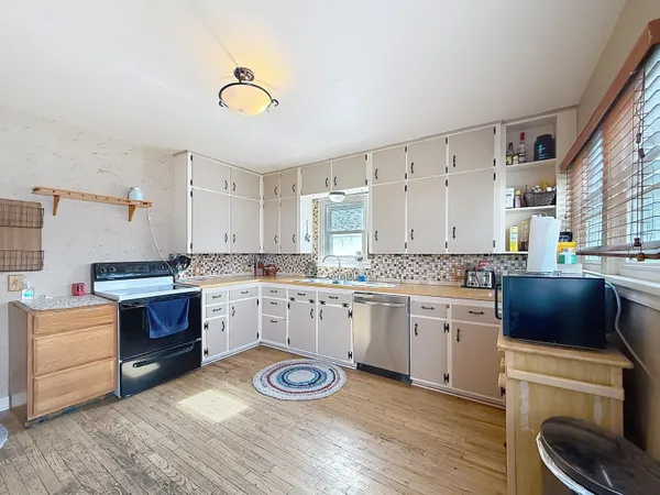 $349,000 | 858 North Burritt Avenue, Buffalo, WY 82834