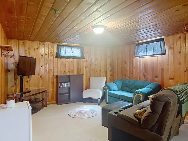 $349,000 | 858 North Burritt Avenue, Buffalo, WY 82834