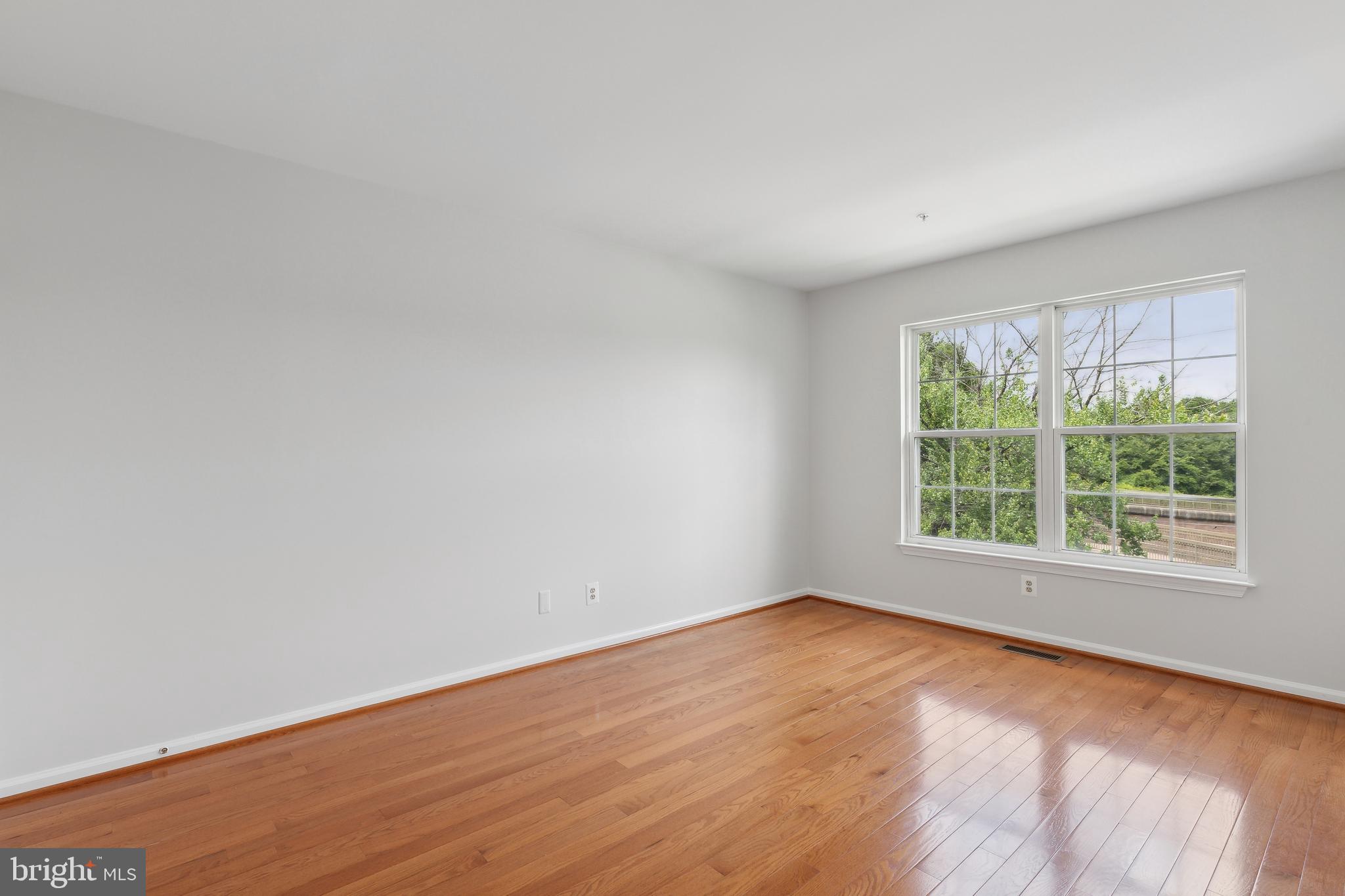 1800 Lansdowne Way Silver Spring, MD 20910 - Photo 16 of 29 Bedroom 2