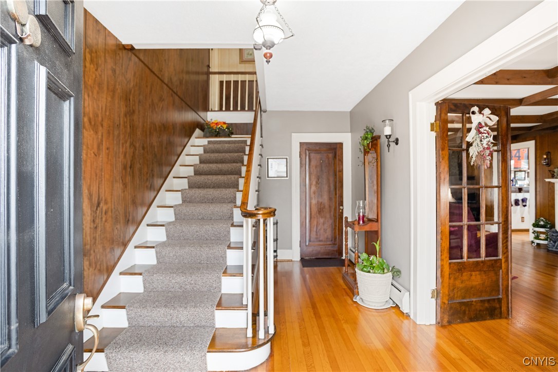 114 Seneca Avenue Oneida, NY 13421 - Photo 4 of 26 Formal entry/foyer
