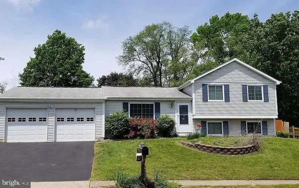 $3,550 | 12828 Pinecrest Road, Herndon, VA 20171