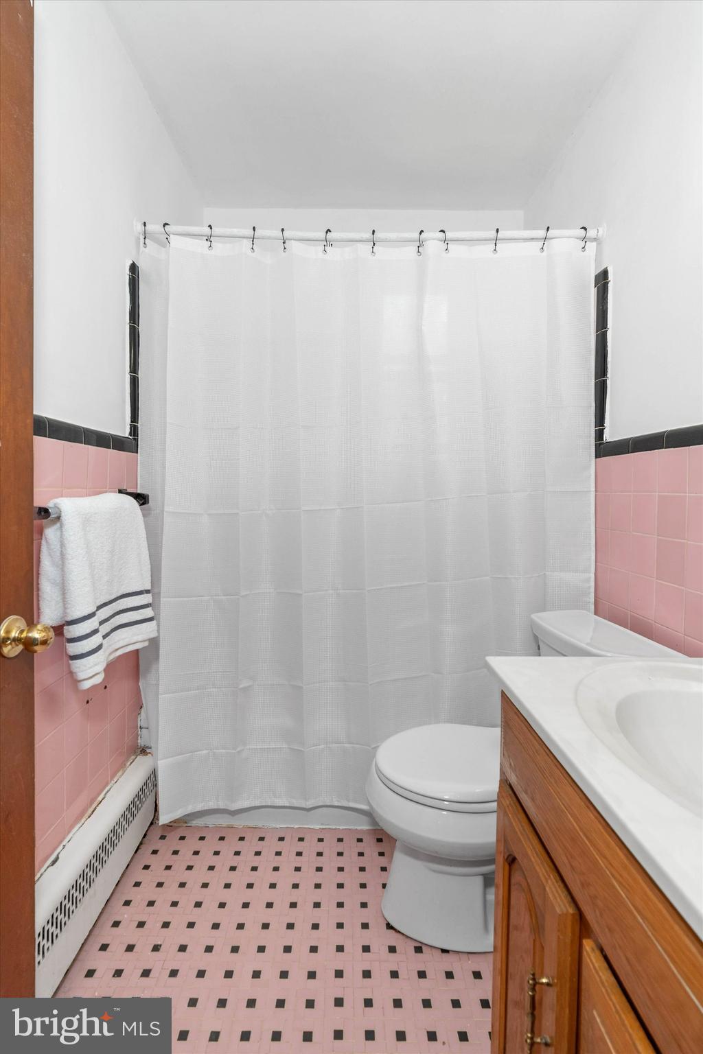 219 Dumont Road Wilmington, DE 19804 - Photo 23 of 33 Bathroom