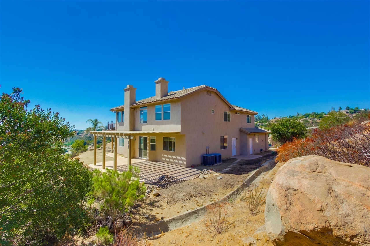 15844 Broad Oaks Road El Cajon, CA 92021 - Photo 3 of 25 Gallery Image 3