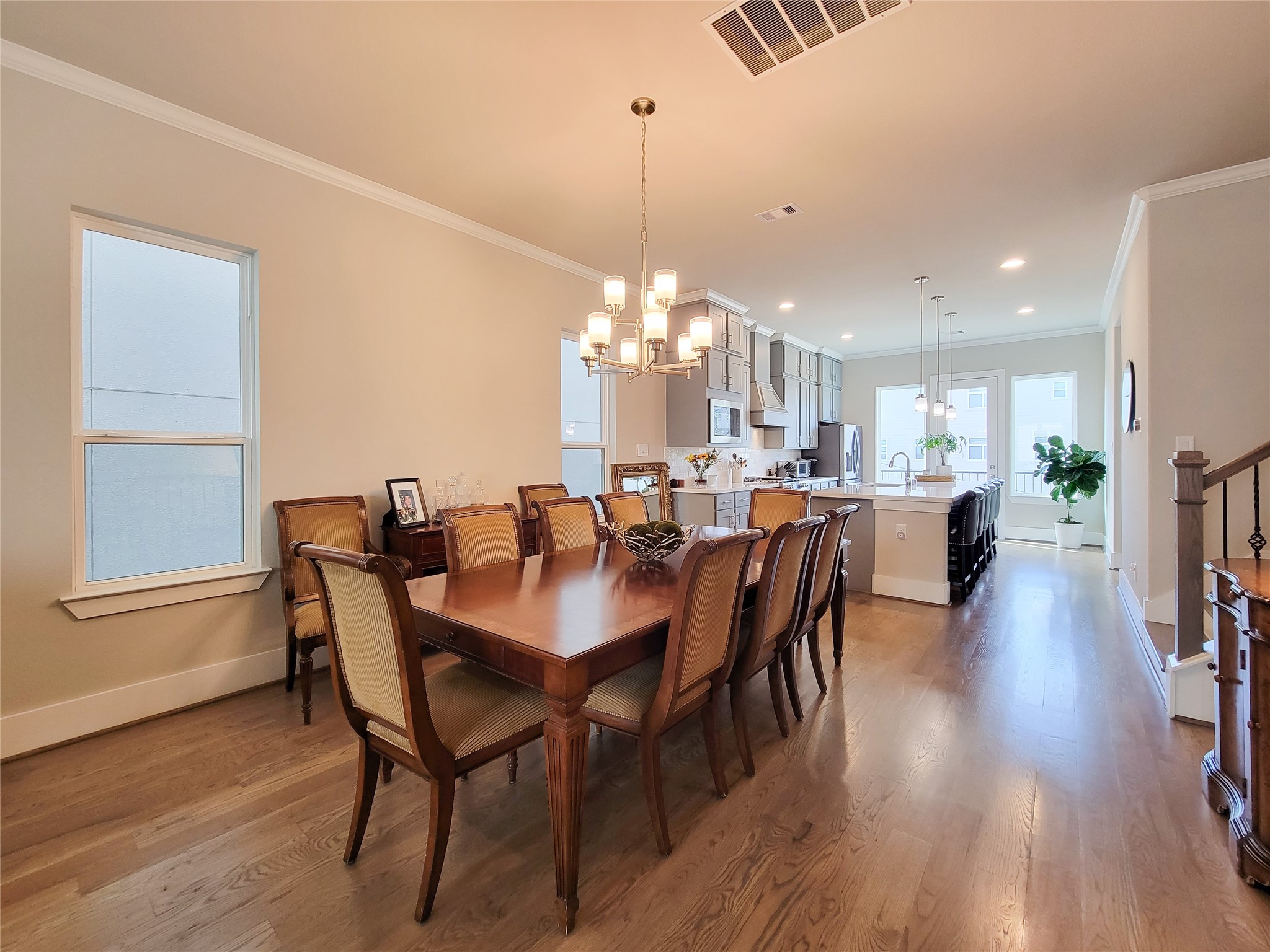 1315 West 24th Street, Unit A Houston, TX 77008 - Photo 14 of 33 Another view of the dining and kitchen.