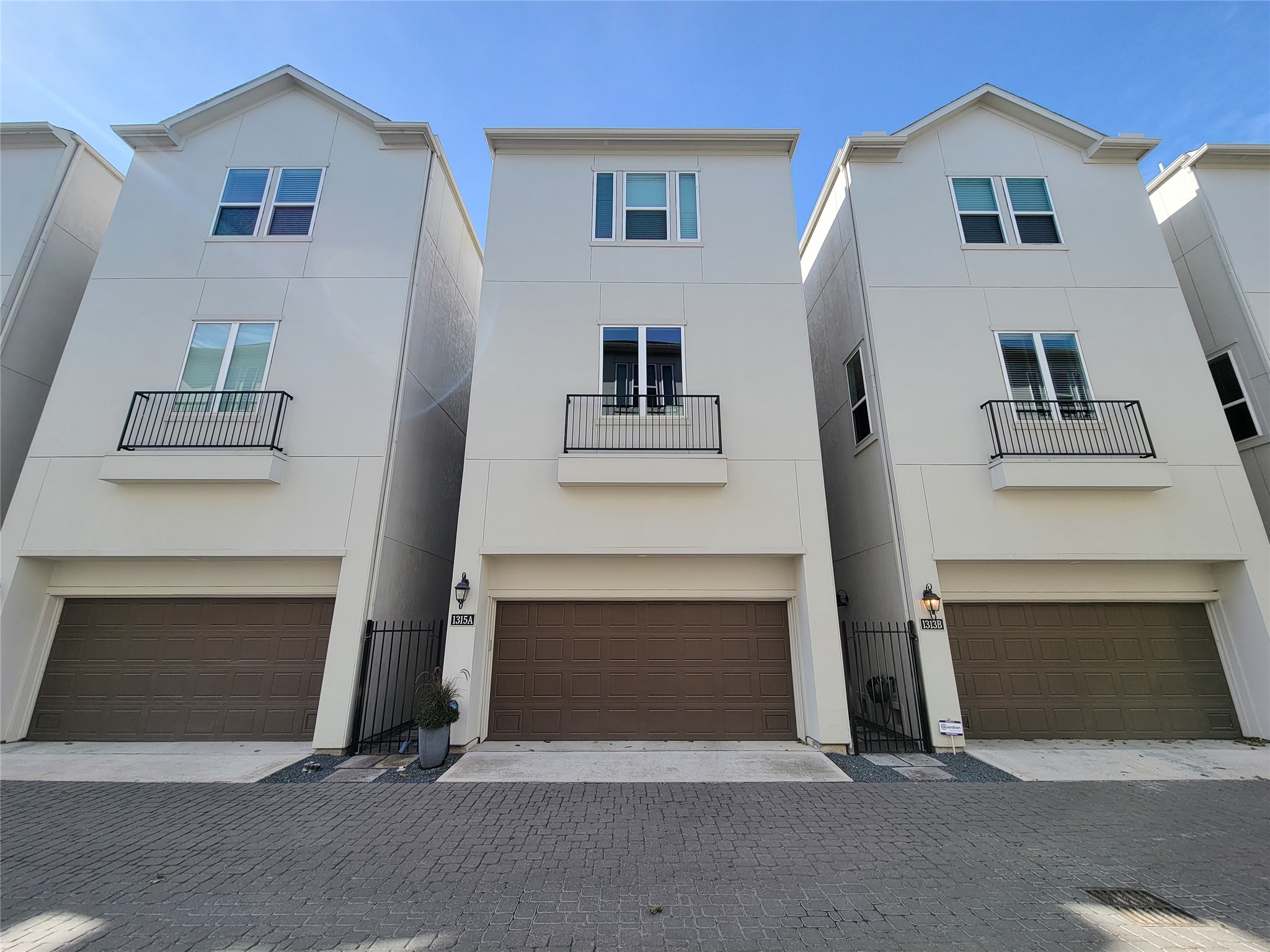 1315 West 24th Street, Unit A Houston, TX 77008 - Photo 2 of 33 This is 1315 W 24th St., unit A. 3 bedrooms, 3.5 baths, a 2 car garage and private back yard.