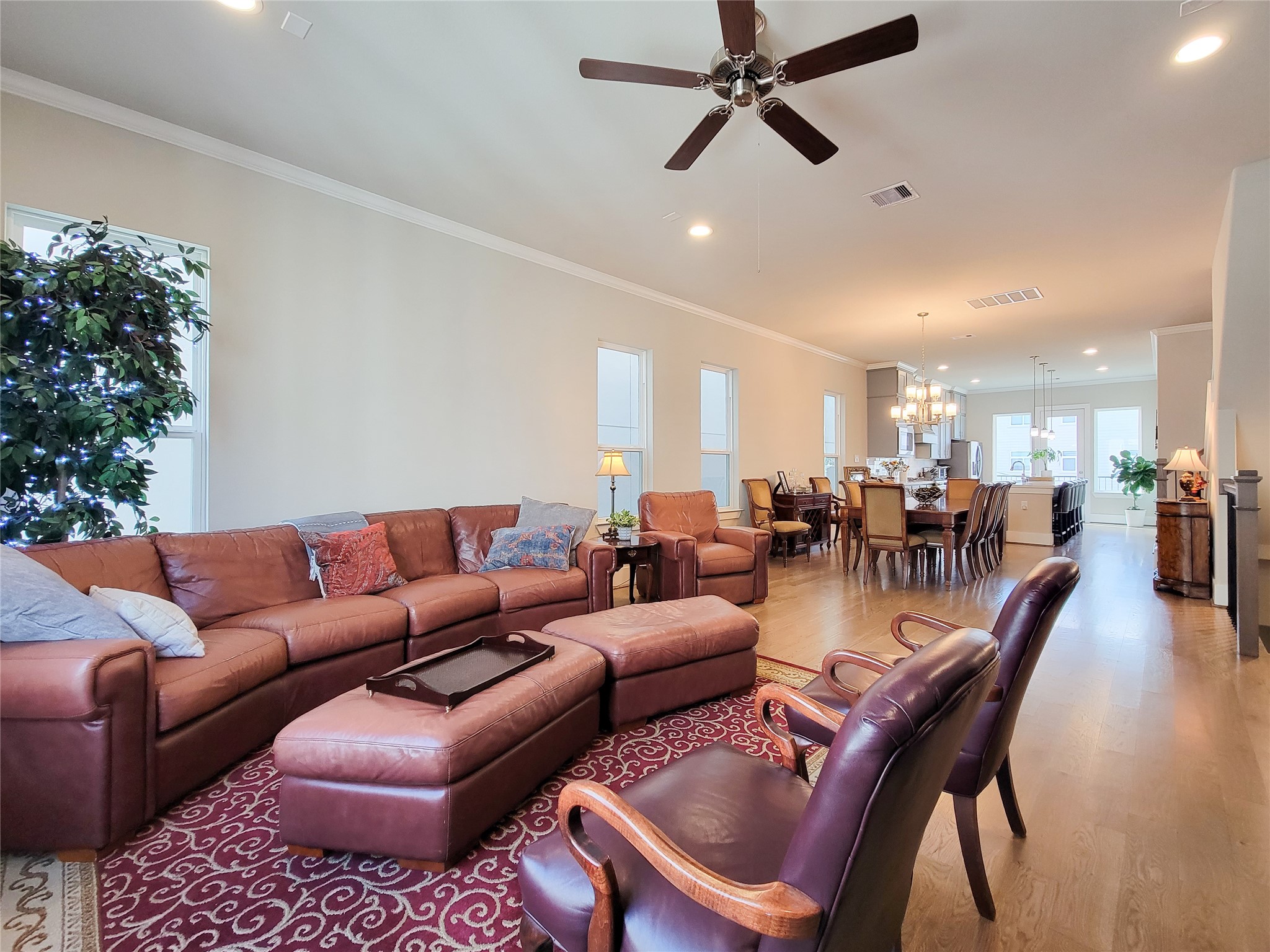 1315 West 24th Street, Unit A Houston, TX 77008 - Photo 6 of 33 View from the living area toward the dining and kitchen.