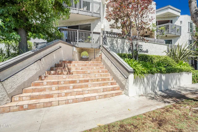 $3,600 | 8577 Rugby Drive, Unit 108, West Hollywood, CA 90069