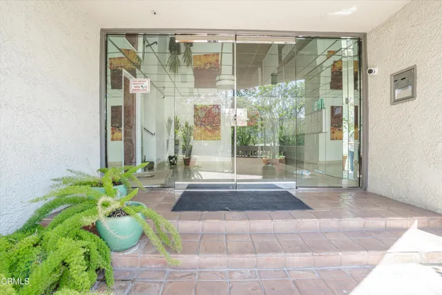 $3,600 | 8577 Rugby Drive, Unit 108, West Hollywood, CA 90069
