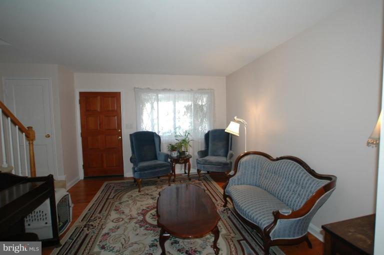 1905 Holborn Road Dundalk, MD 21222 - Photo 3 of 25 Living Room
