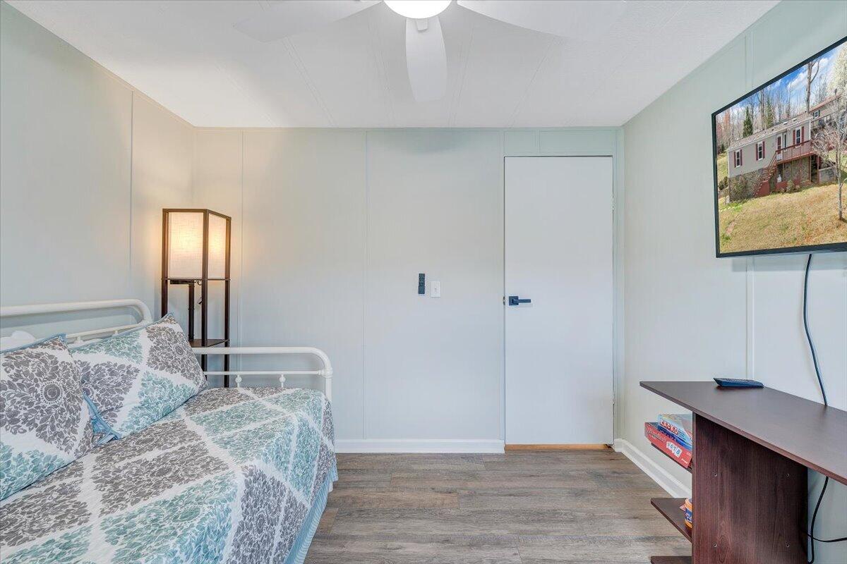 300 Mill Lake Road Huddleston, VA 24104 - Photo 40 of 94 34-MIB07654