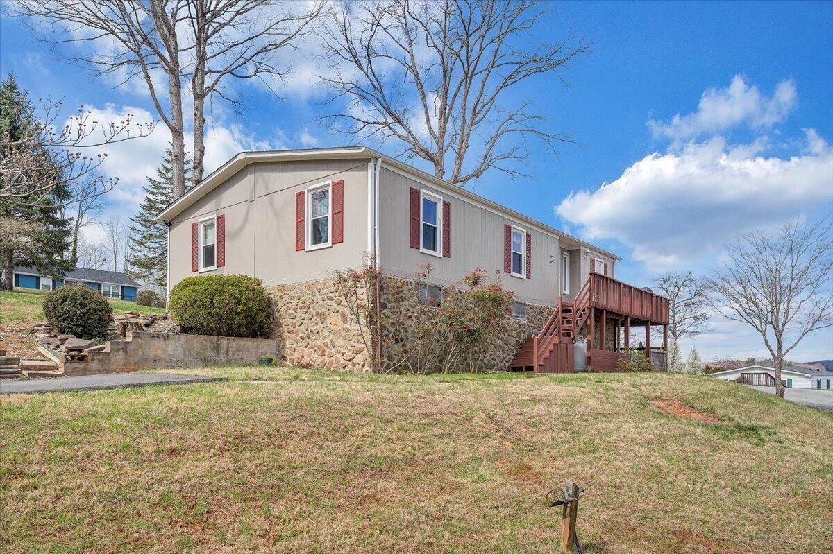 300 Mill Lake Road Huddleston, VA 24104 - Photo 55 of 94 49-MIB07732