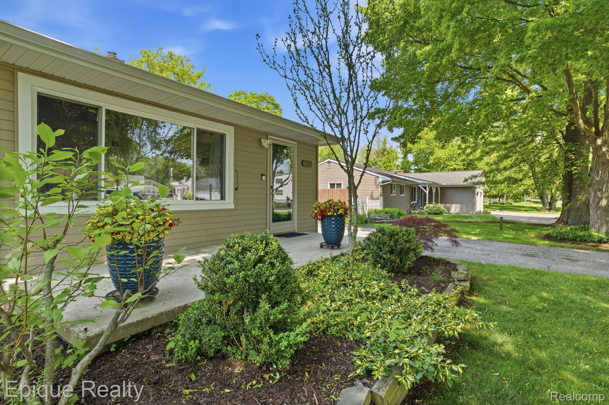 2624 Harrison Avenue Rochester, MI 48307 - Photo 4 of 27 5-web-or-mls-Harrison (116 of 125) Mark Thomas Hubble.jpg