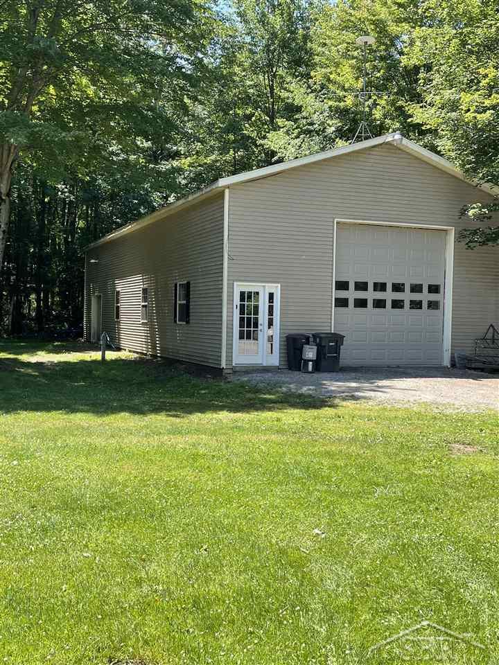 4363 Waltan Road Vassar, MI 48768 - Photo 33 of 34 50045992-32.JPG