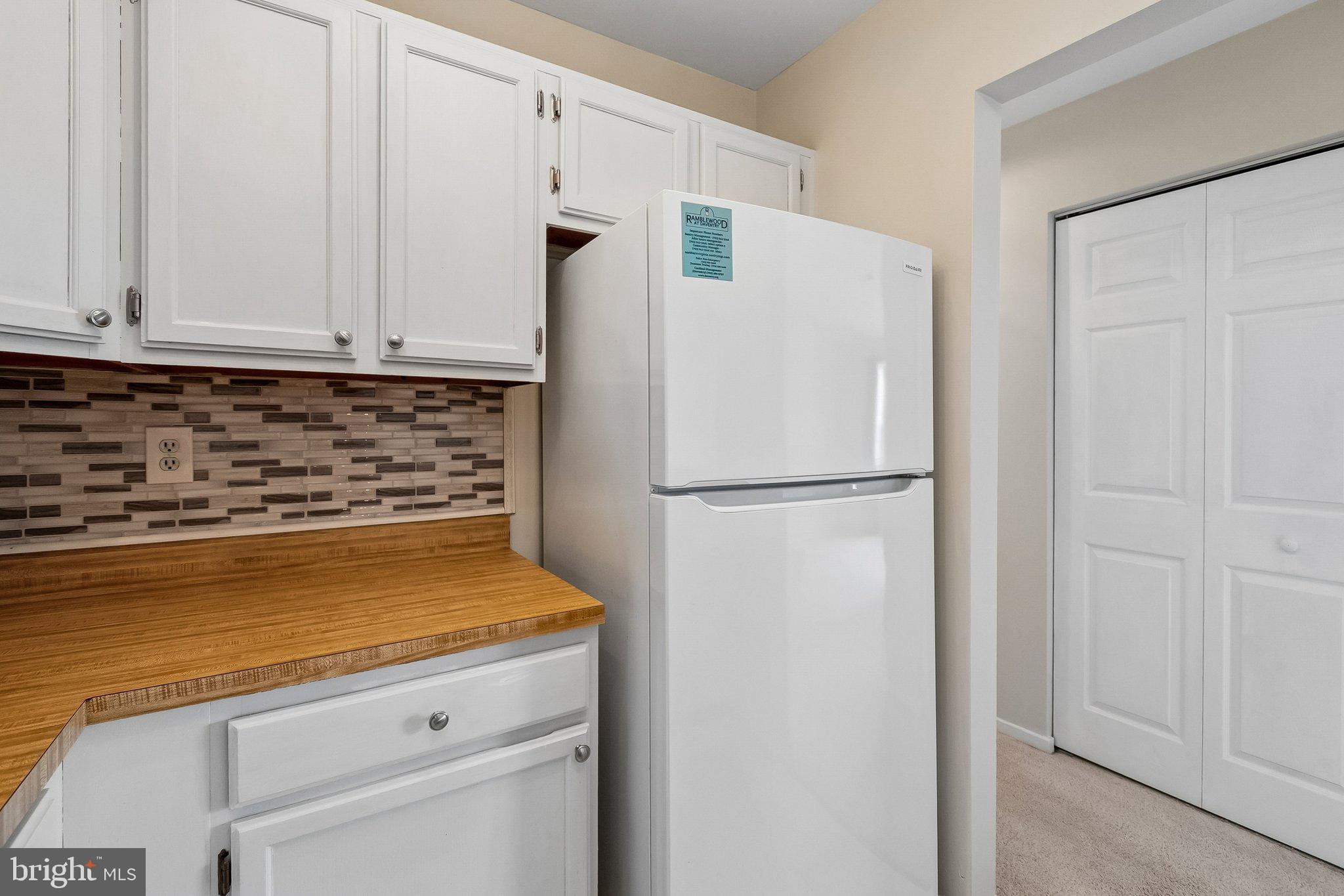 7822 Harrowgate Circle, Unit D Springfield, VA 22152 - Photo 12 of 28 Kitchen view