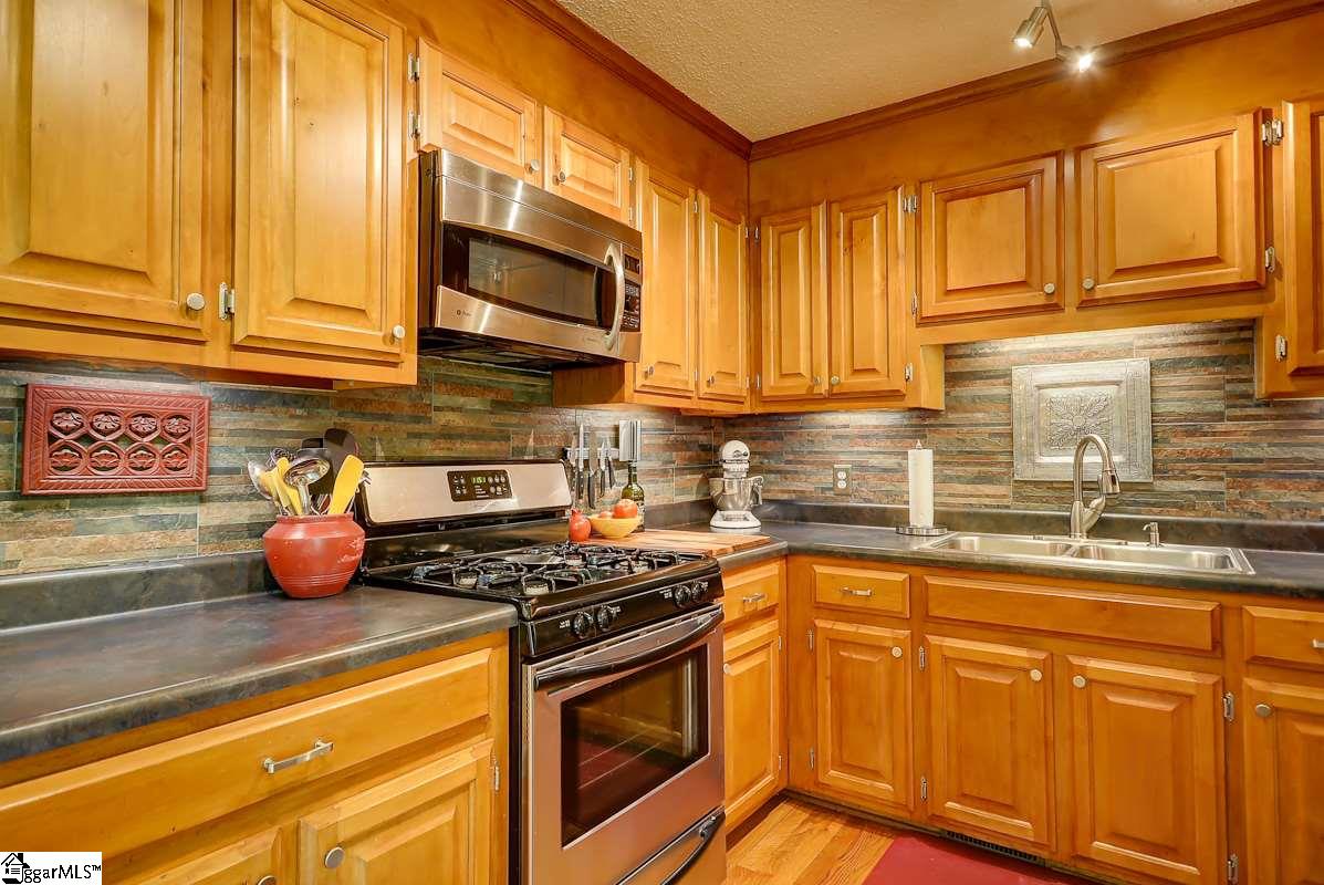 168 State Rd S-42-776 Woodruff, SC 29388 - Photo 8 of 35
