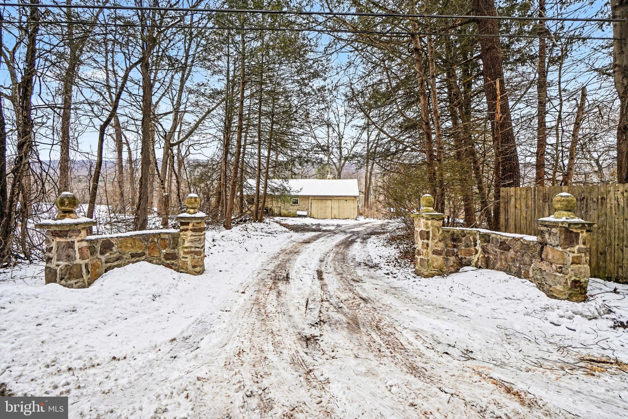 1231 Clarks Valley Road Dauphin, PA 17018 - Photo 15 of 66