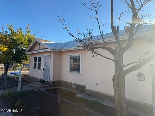 a front view of house with yard
