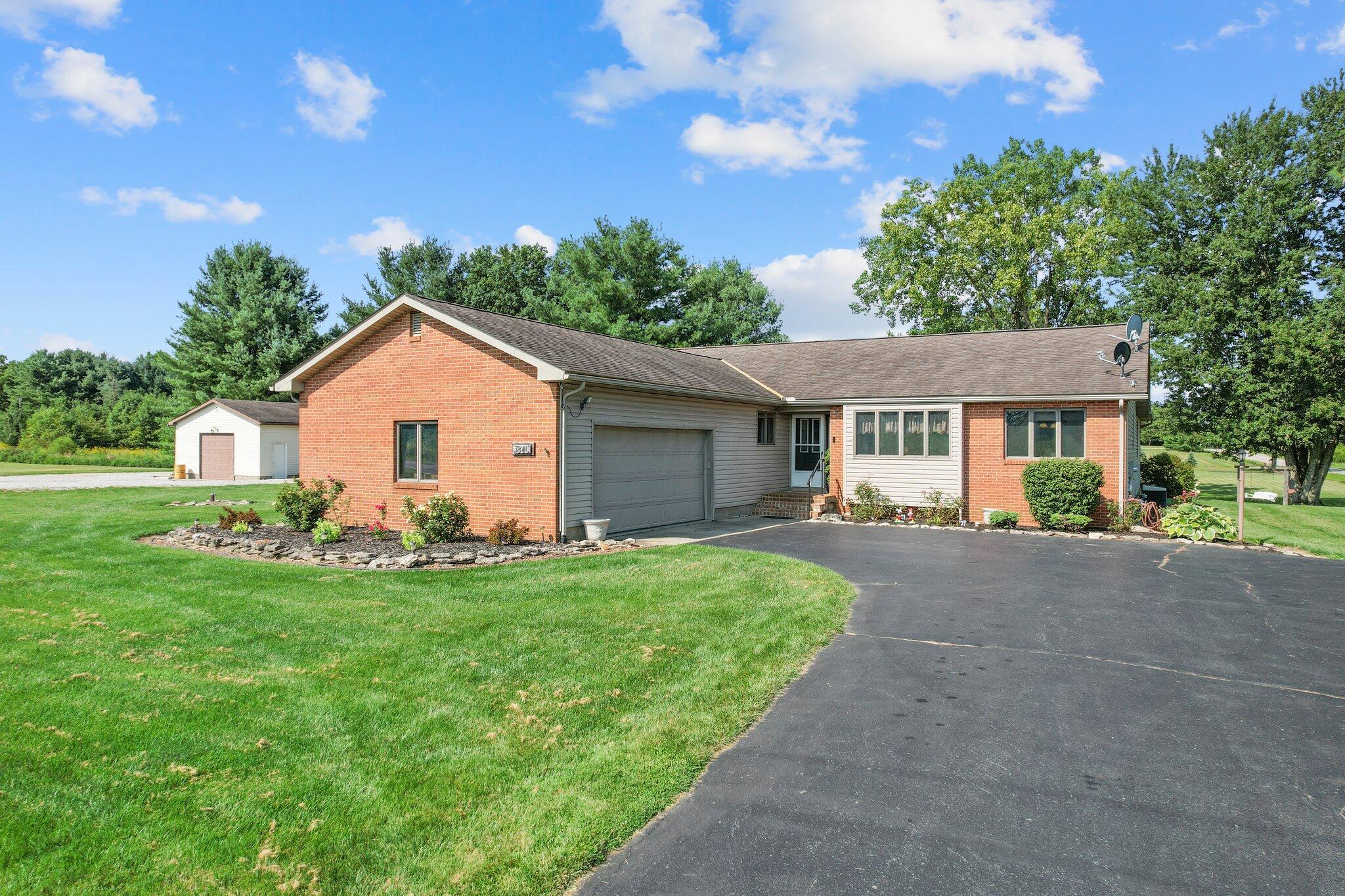 3840 York Road Southwest Pataskala, OH 43062 - Photo 3 of 91 95-web-or-mls-dji_fly_20230823_105722_11