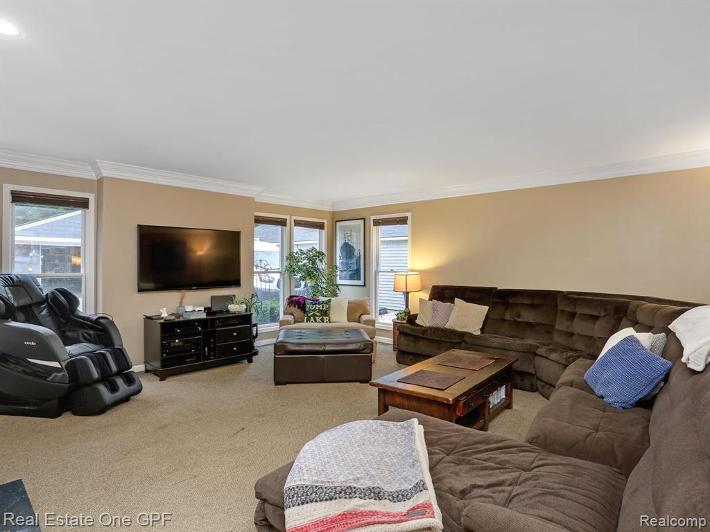 371 Lincoln Road Grosse Pointe, MI 48230 - Photo 7 of 55