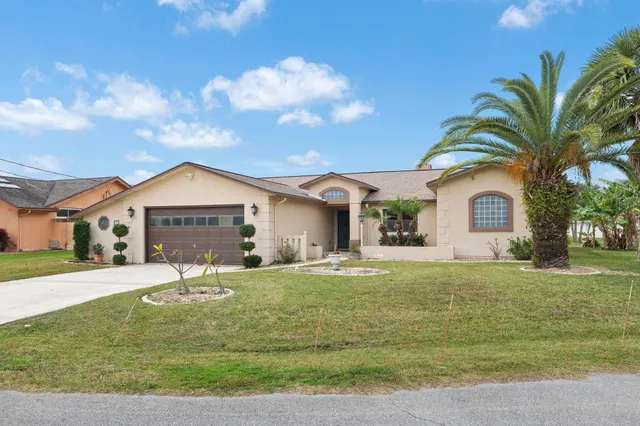 $560,000 | 25 Cottagegate Court, Palm Coast, FL 32137