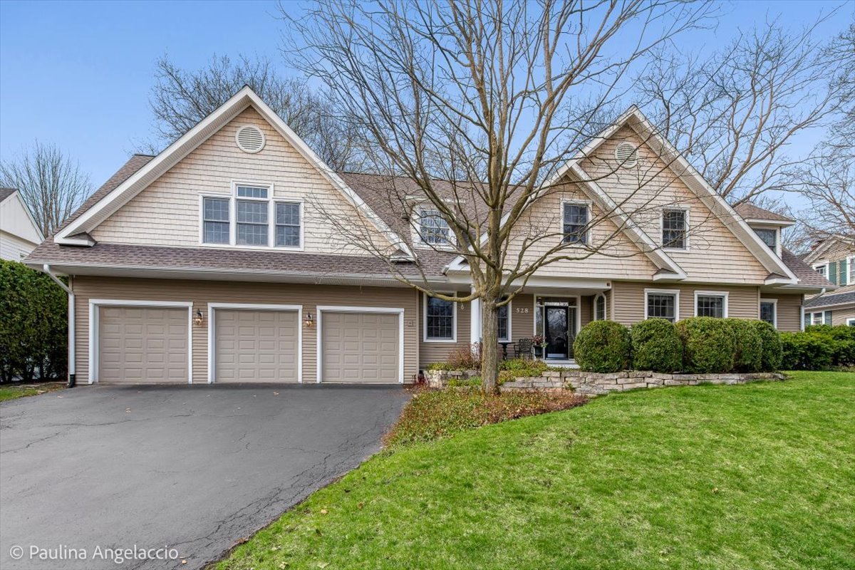 528 South Cook Street Barrington, IL 60010 - Photo 1 of 51