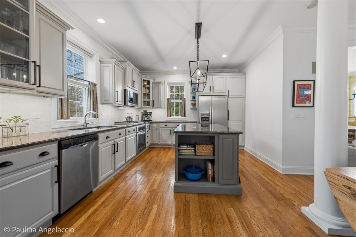 528 South Cook Street Barrington, IL 60010 - Photo 12 of 51