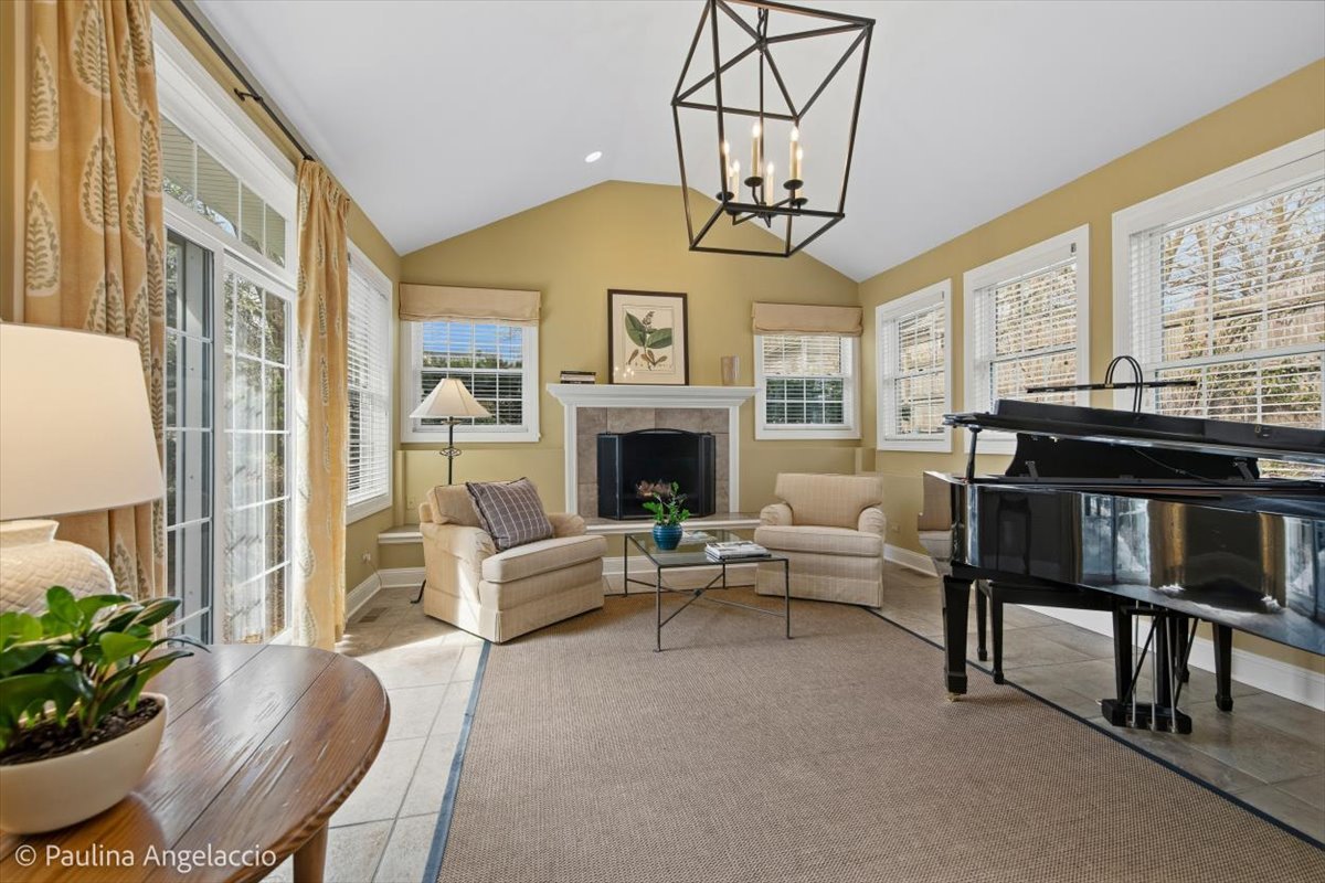 528 South Cook Street Barrington, IL 60010 - Photo 17 of 51