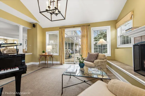 $1,299,000 | 528 South Cook Street, Barrington, IL 60010