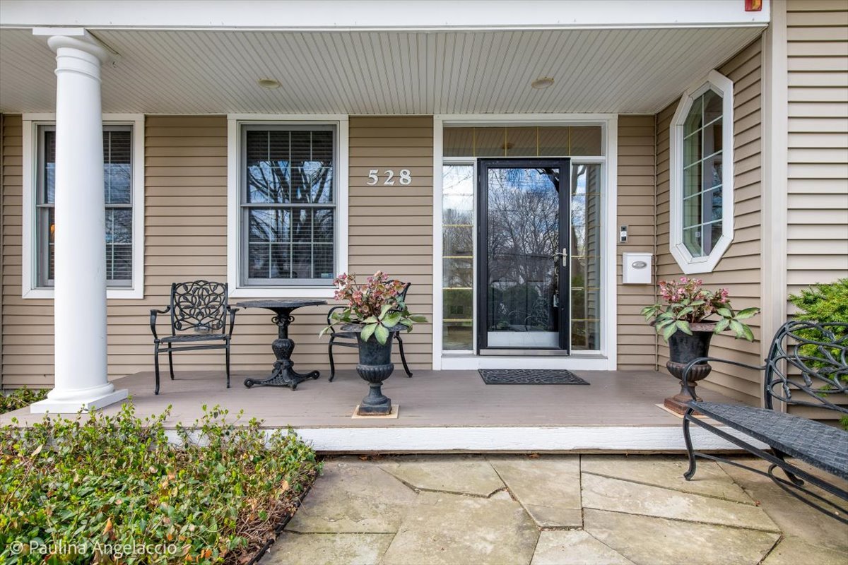 528 South Cook Street Barrington, IL 60010 - Photo 3 of 51