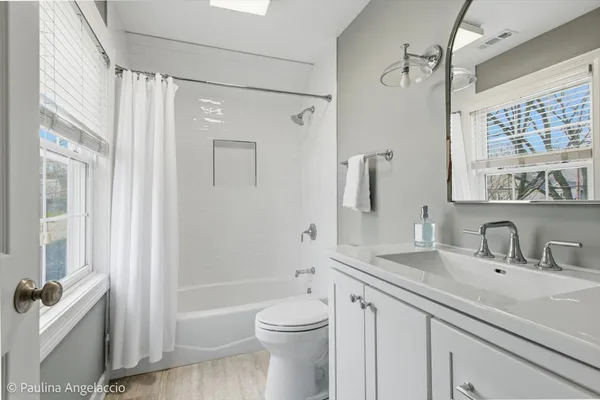 $1,299,000 | 528 South Cook Street, Barrington, IL 60010