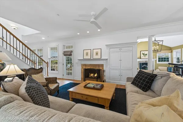$1,299,000 | 528 South Cook Street, Barrington, IL 60010