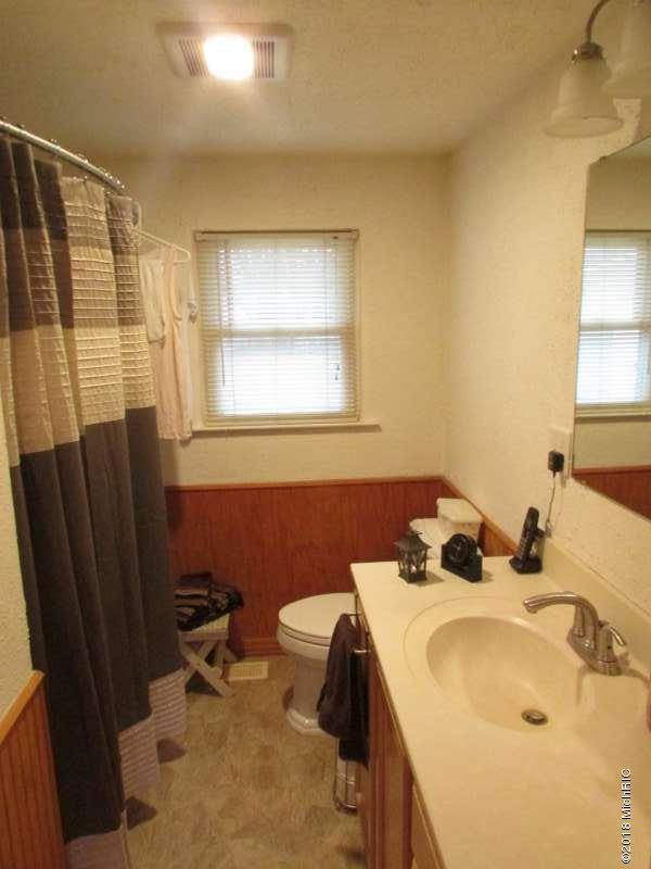 2830 Quarterline Road Muskegon, MI 49444 - Photo 11 of 12 IMG_3721-800