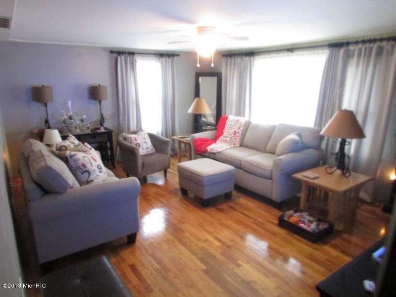 2830 Quarterline Road Muskegon, MI 49444 - Photo 4 of 12 IMG_3717-800